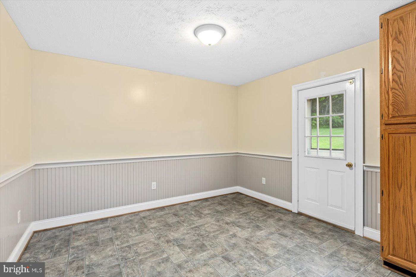 1186 SOUTH FORK DR, FRONT ROYAL, Virginia 22630, 3 Bedrooms Bedrooms, ,2 BathroomsBathrooms,Residential,For sale,1186 SOUTH FORK DR,VAWR2011132 MLS # VAWR2011132