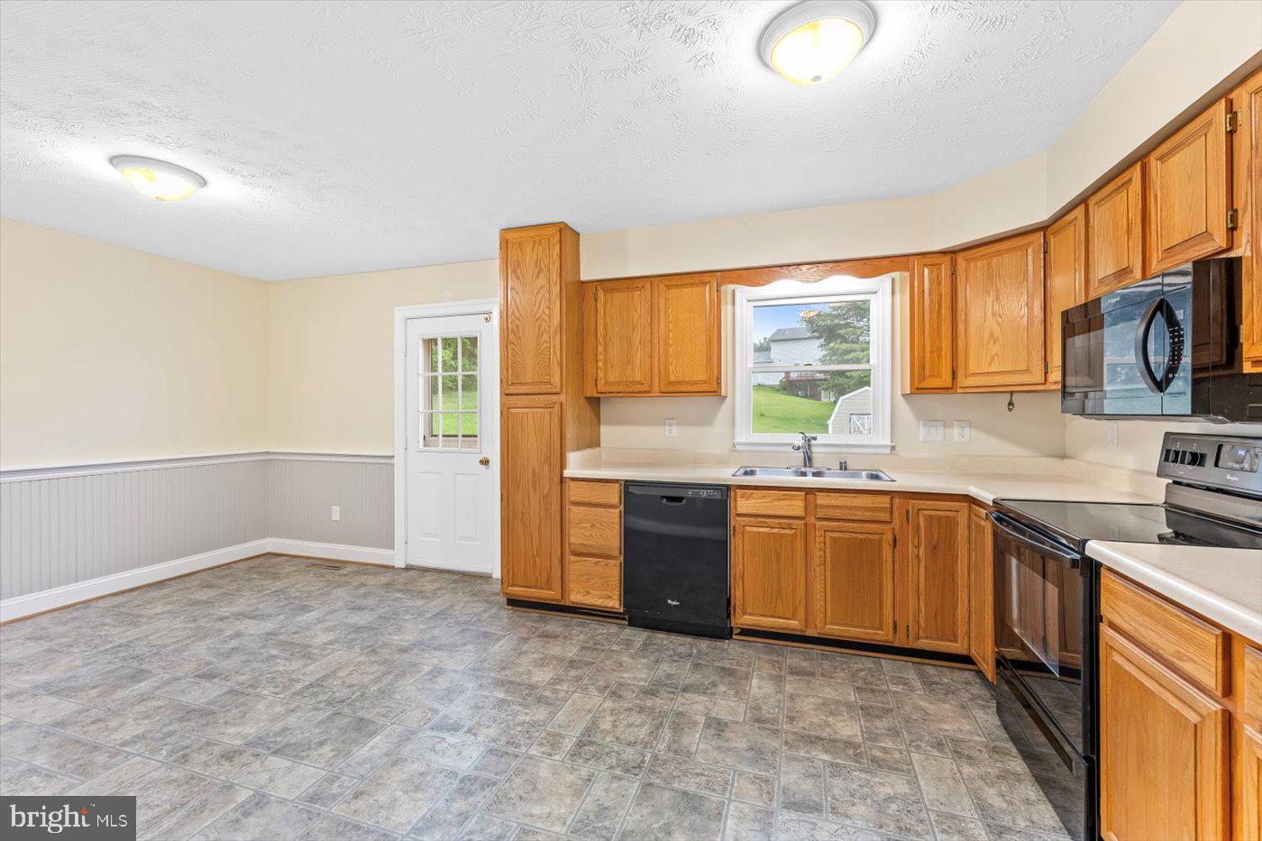 1186 SOUTH FORK DR, FRONT ROYAL, Virginia 22630, 3 Bedrooms Bedrooms, ,2 BathroomsBathrooms,Residential,For sale,1186 SOUTH FORK DR,VAWR2011132 MLS # VAWR2011132