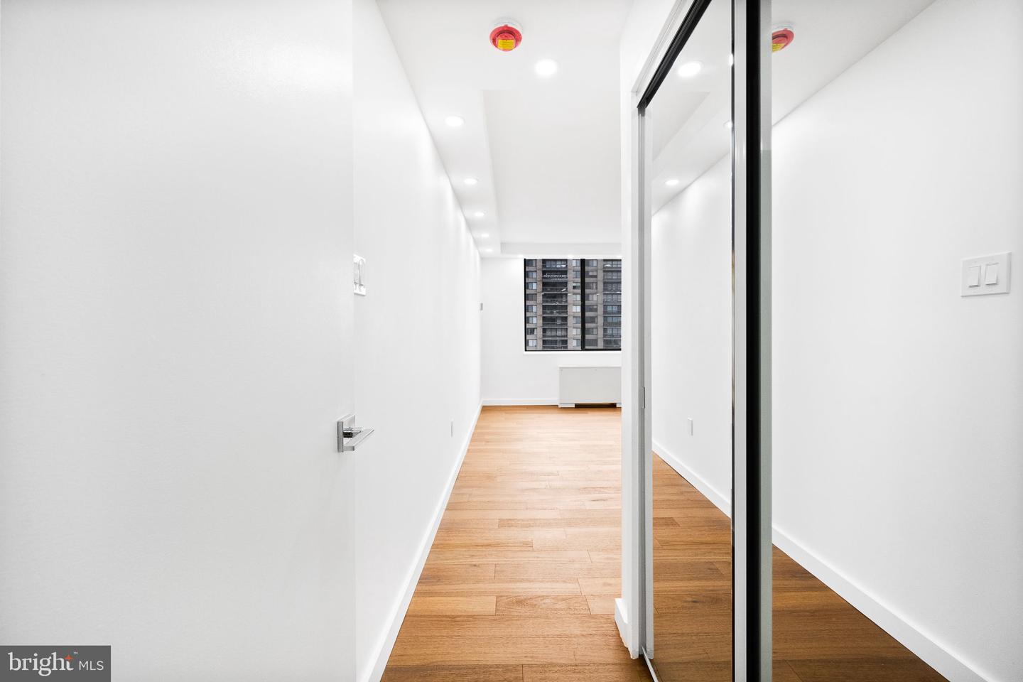 3705 S GEORGE MASON DR #1702S, FALLS CHURCH, Virginia 22041, 1 Bedroom Bedrooms, ,1 BathroomBathrooms,Residential,For sale,3705 S GEORGE MASON DR #1702S,VAFX2240228 MLS # VAFX2240228