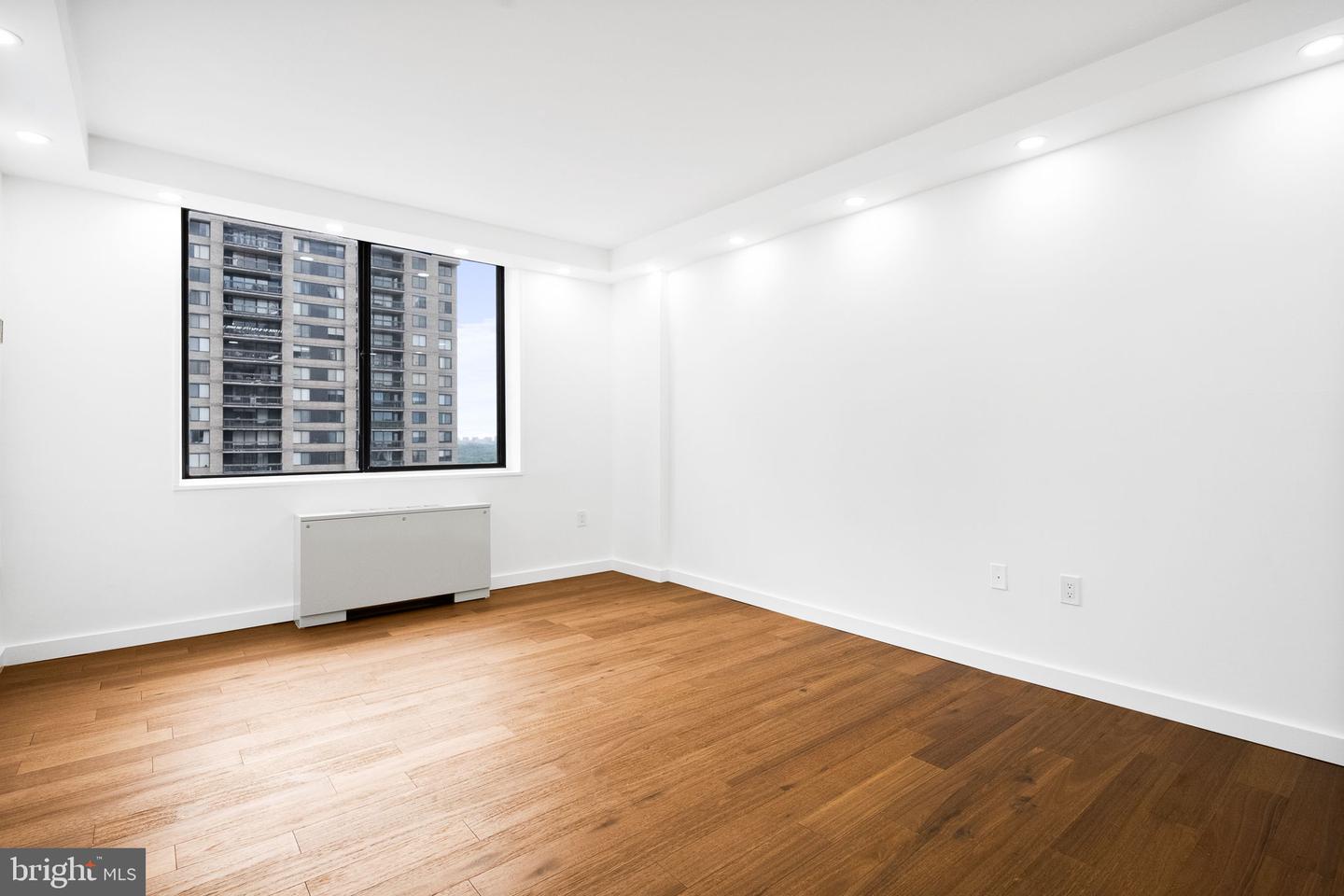 3705 S GEORGE MASON DR #1702S, FALLS CHURCH, Virginia 22041, 1 Bedroom Bedrooms, ,1 BathroomBathrooms,Residential,For sale,3705 S GEORGE MASON DR #1702S,VAFX2240228 MLS # VAFX2240228