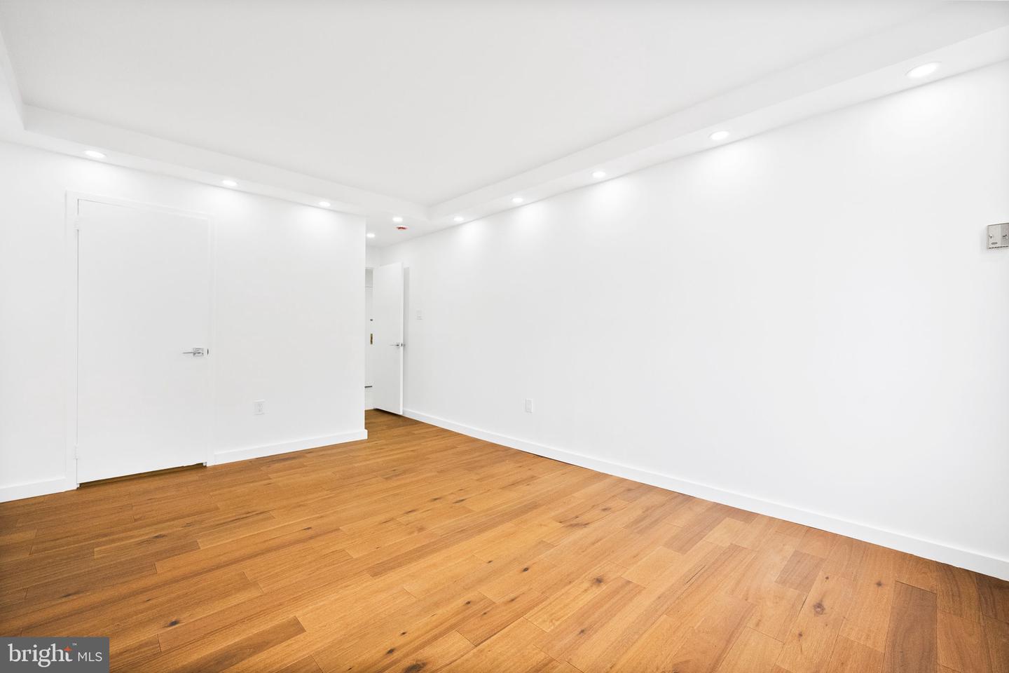 3705 S GEORGE MASON DR #1702S, FALLS CHURCH, Virginia 22041, 1 Bedroom Bedrooms, ,1 BathroomBathrooms,Residential,For sale,3705 S GEORGE MASON DR #1702S,VAFX2240228 MLS # VAFX2240228