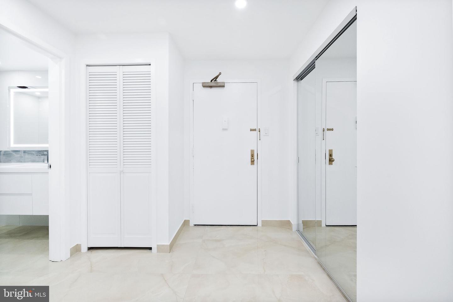 3705 S GEORGE MASON DR #1702S, FALLS CHURCH, Virginia 22041, 1 Bedroom Bedrooms, ,1 BathroomBathrooms,Residential,For sale,3705 S GEORGE MASON DR #1702S,VAFX2240228 MLS # VAFX2240228