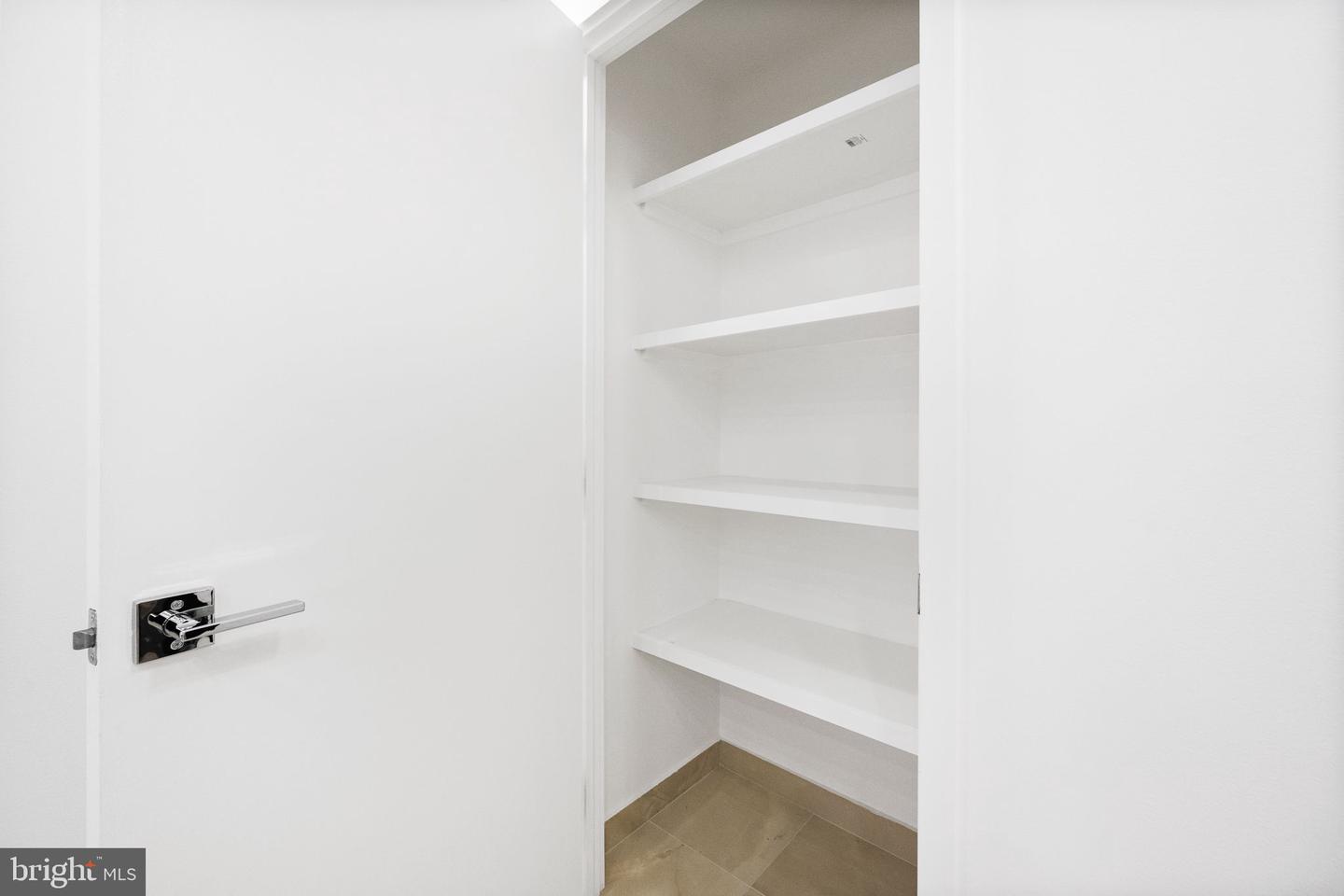 3705 S GEORGE MASON DR #1702S, FALLS CHURCH, Virginia 22041, 1 Bedroom Bedrooms, ,1 BathroomBathrooms,Residential,For sale,3705 S GEORGE MASON DR #1702S,VAFX2240228 MLS # VAFX2240228