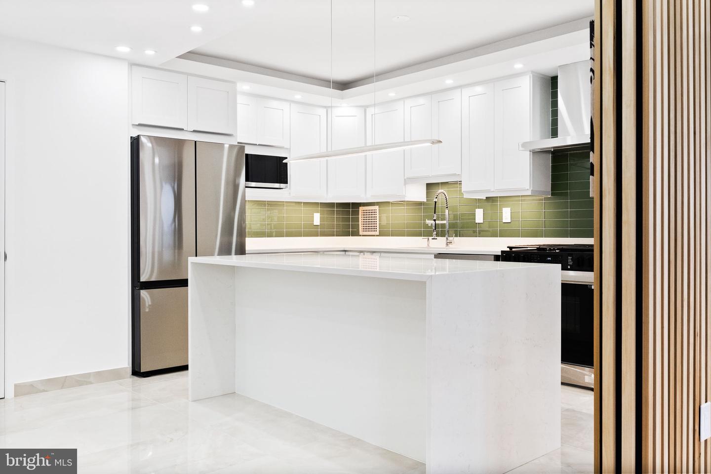3705 S GEORGE MASON DR #1702S, FALLS CHURCH, Virginia 22041, 1 Bedroom Bedrooms, ,1 BathroomBathrooms,Residential,For sale,3705 S GEORGE MASON DR #1702S,VAFX2240228 MLS # VAFX2240228