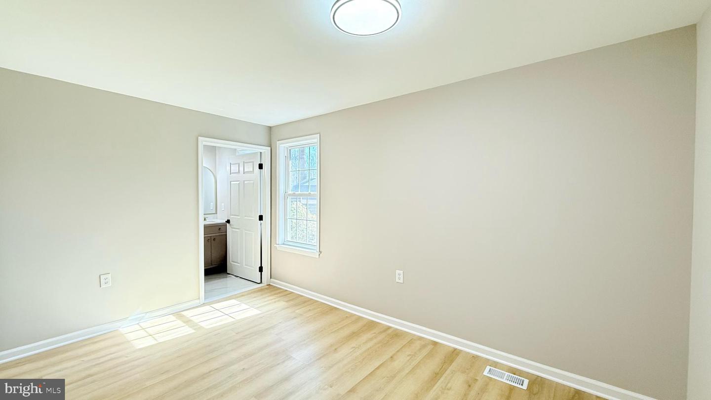 5037 LINETTE LN, ANNANDALE, Virginia 22003, 4 Bedrooms Bedrooms, ,3 BathroomsBathrooms,Residential,For sale,5037 LINETTE LN,VAFX2240238 MLS # VAFX2240238