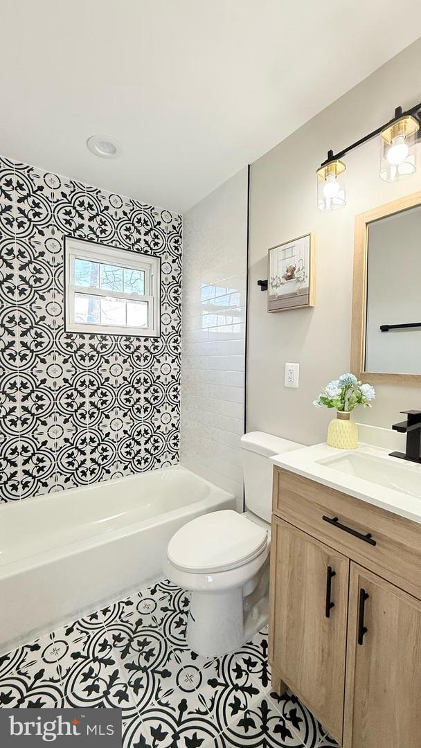 5037 LINETTE LN, ANNANDALE, Virginia 22003, 4 Bedrooms Bedrooms, ,3 BathroomsBathrooms,Residential,For sale,5037 LINETTE LN,VAFX2240238 MLS # VAFX2240238
