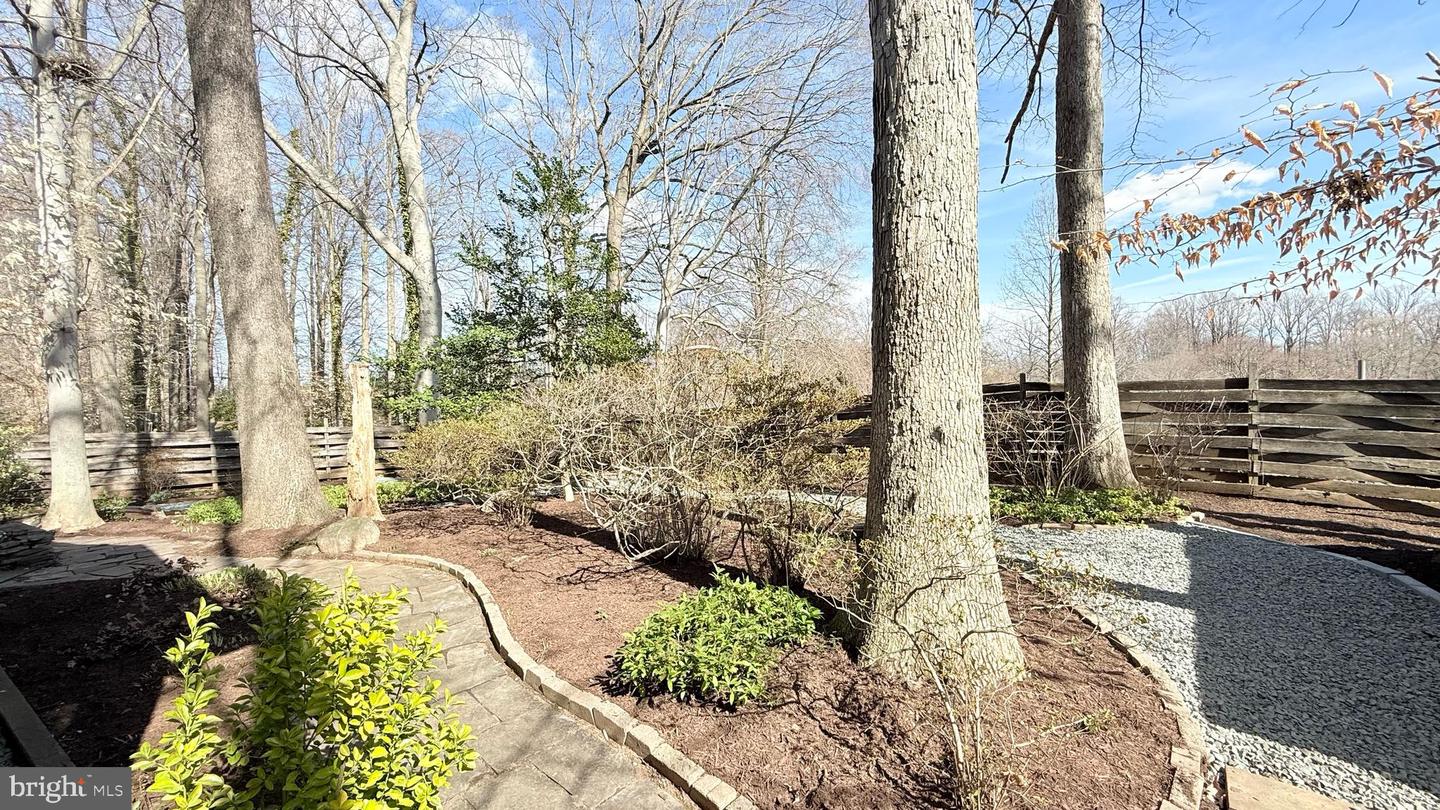 5037 LINETTE LN, ANNANDALE, Virginia 22003, 4 Bedrooms Bedrooms, ,3 BathroomsBathrooms,Residential,For sale,5037 LINETTE LN,VAFX2240238 MLS # VAFX2240238