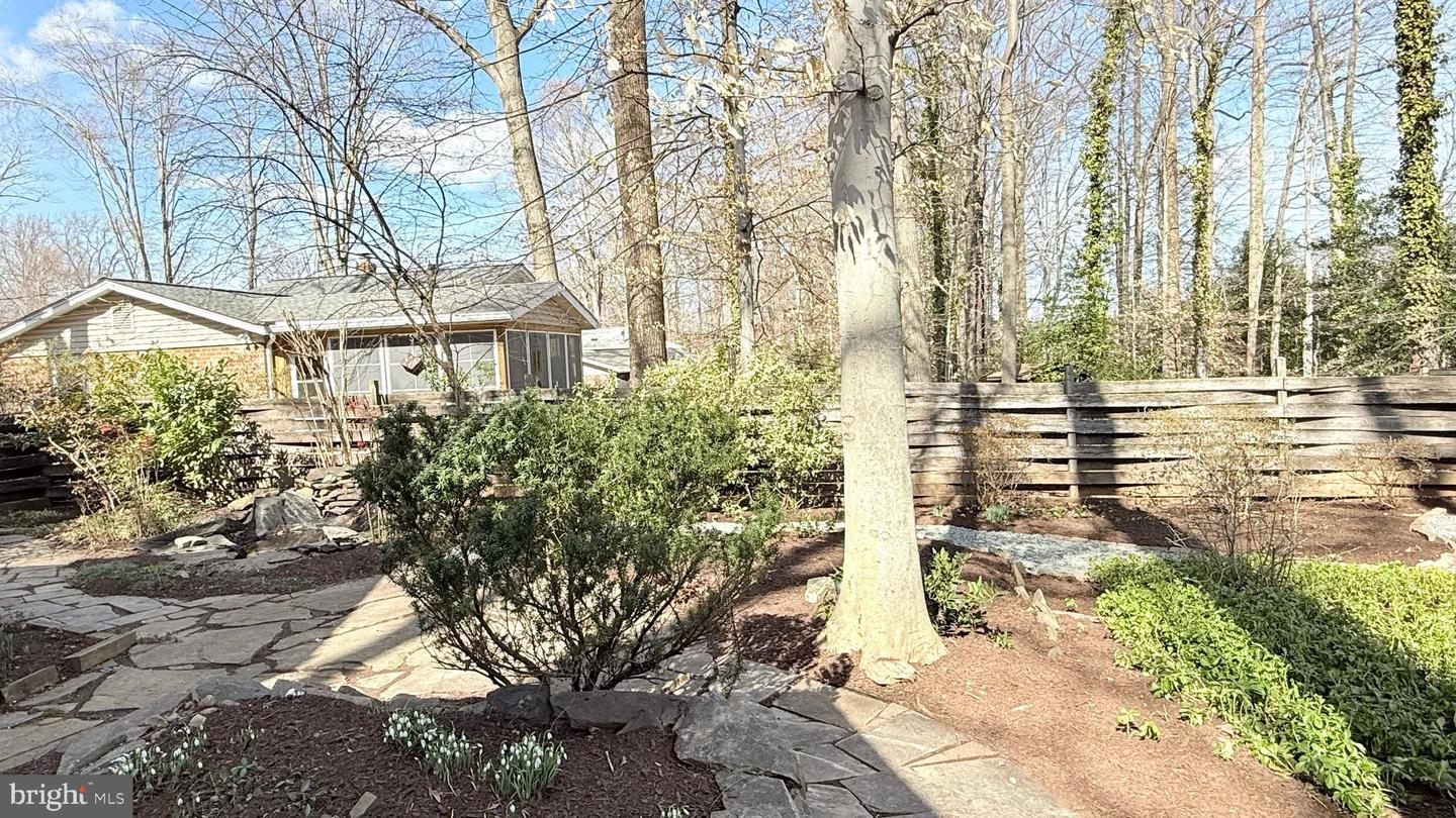 5037 LINETTE LN, ANNANDALE, Virginia 22003, 4 Bedrooms Bedrooms, ,3 BathroomsBathrooms,Residential,For sale,5037 LINETTE LN,VAFX2240238 MLS # VAFX2240238