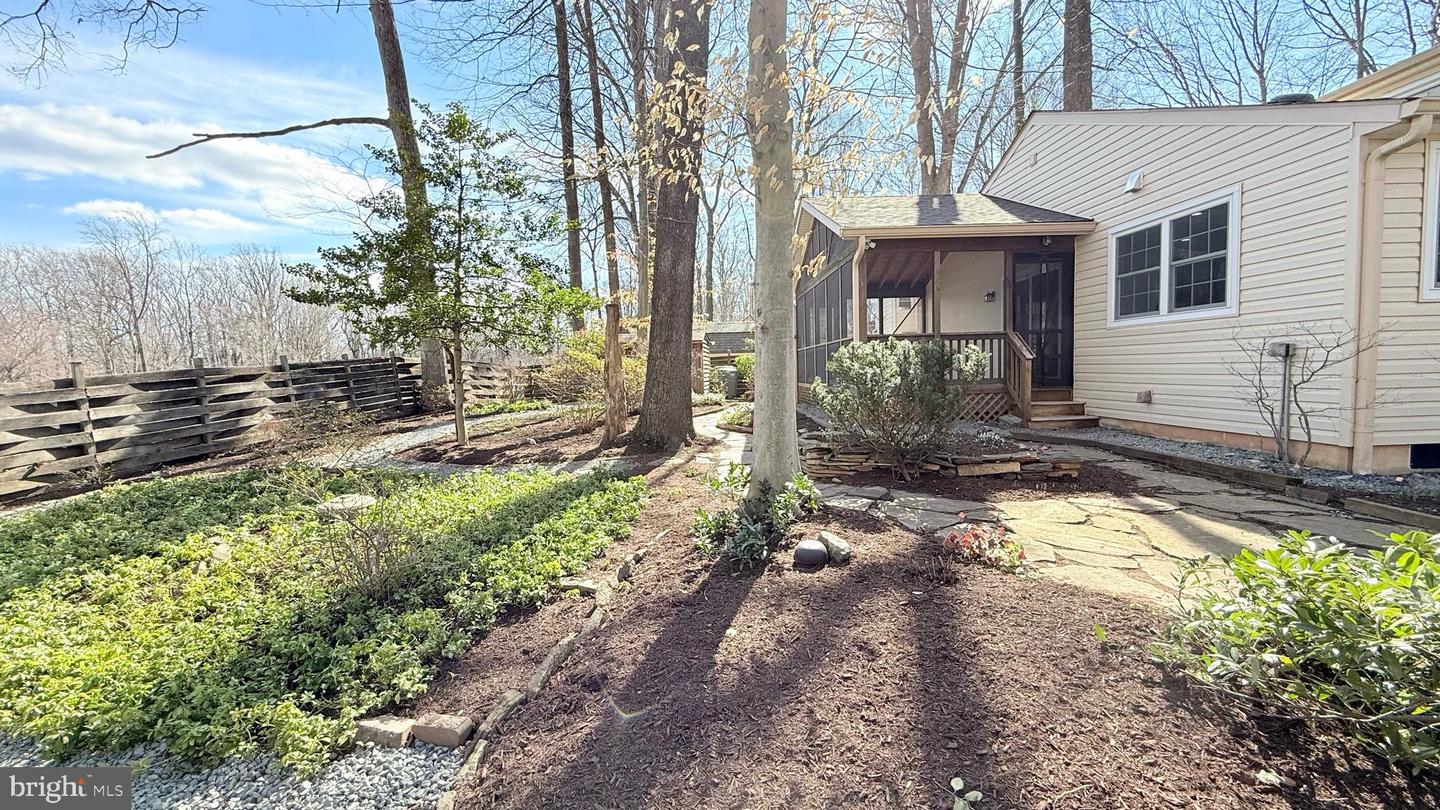 5037 LINETTE LN, ANNANDALE, Virginia 22003, 4 Bedrooms Bedrooms, ,3 BathroomsBathrooms,Residential,For sale,5037 LINETTE LN,VAFX2240238 MLS # VAFX2240238