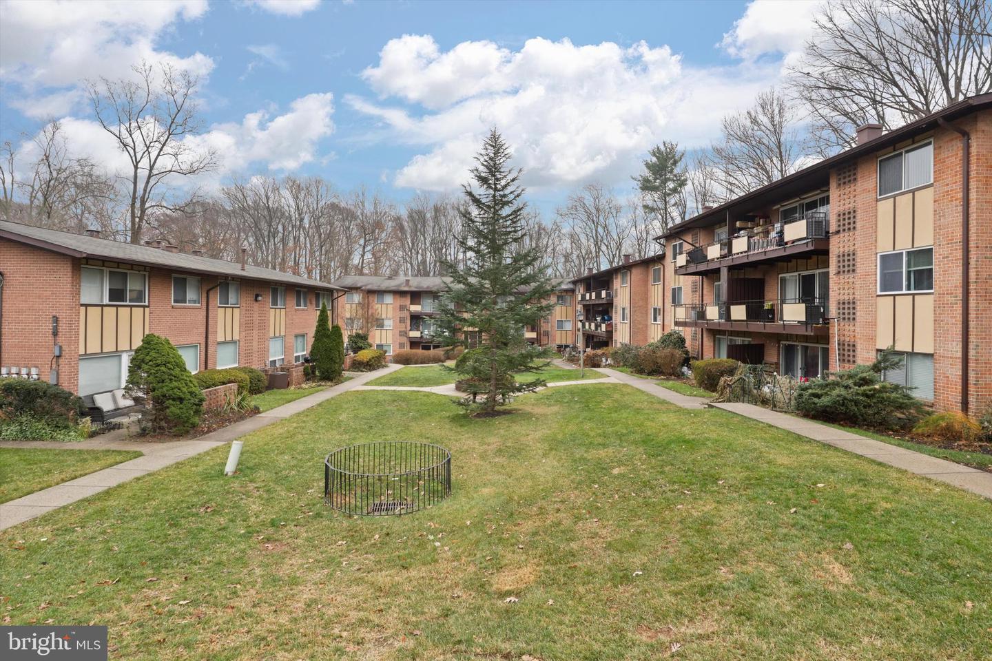 10167 FAIR WOODS DR #310, FAIRFAX, Virginia 22030, 2 Bedrooms Bedrooms, 2 Rooms Rooms,1 BathroomBathrooms,Residential,For sale,10167 FAIR WOODS DR #310,VAFC2006296 MLS # VAFC2006296