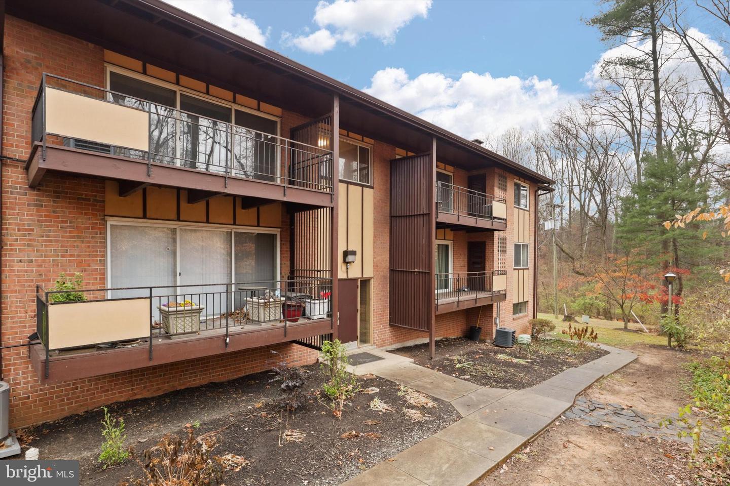 10167 FAIR WOODS DR #310, FAIRFAX, Virginia 22030, 2 Bedrooms Bedrooms, 2 Rooms Rooms,1 BathroomBathrooms,Residential,For sale,10167 FAIR WOODS DR #310,VAFC2006296 MLS # VAFC2006296