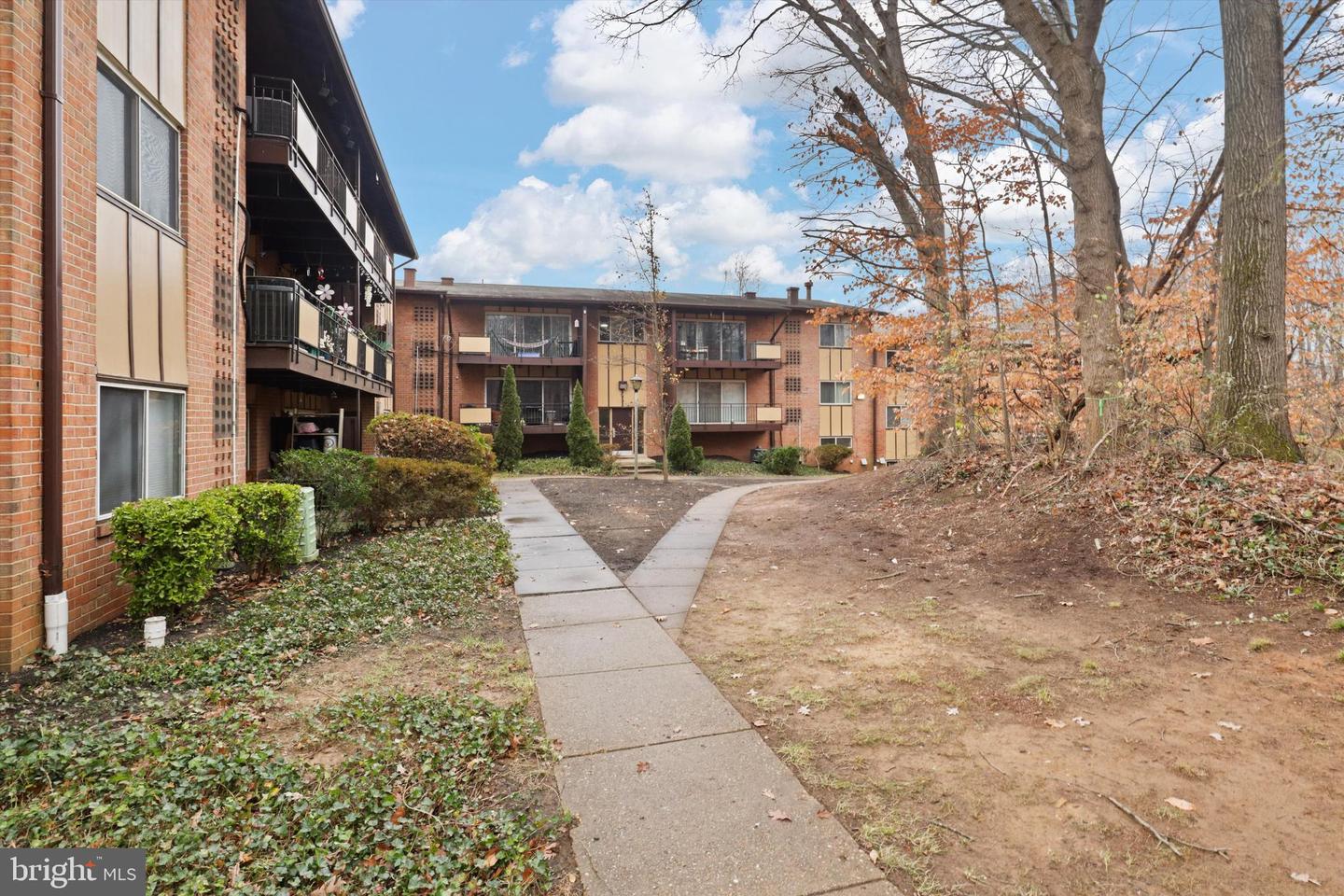 10167 FAIR WOODS DR #310, FAIRFAX, Virginia 22030, 2 Bedrooms Bedrooms, 2 Rooms Rooms,1 BathroomBathrooms,Residential,For sale,10167 FAIR WOODS DR #310,VAFC2006296 MLS # VAFC2006296