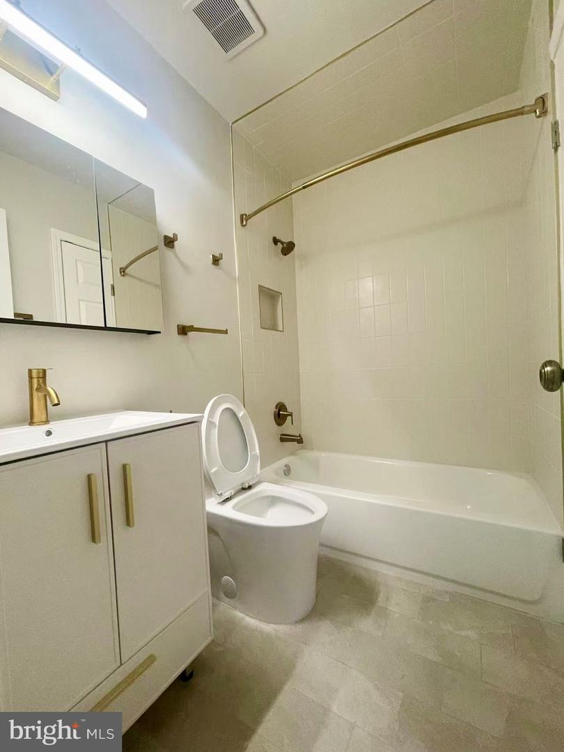 10167 FAIR WOODS DR #310, FAIRFAX, Virginia 22030, 2 Bedrooms Bedrooms, 2 Rooms Rooms,1 BathroomBathrooms,Residential,For sale,10167 FAIR WOODS DR #310,VAFC2006296 MLS # VAFC2006296