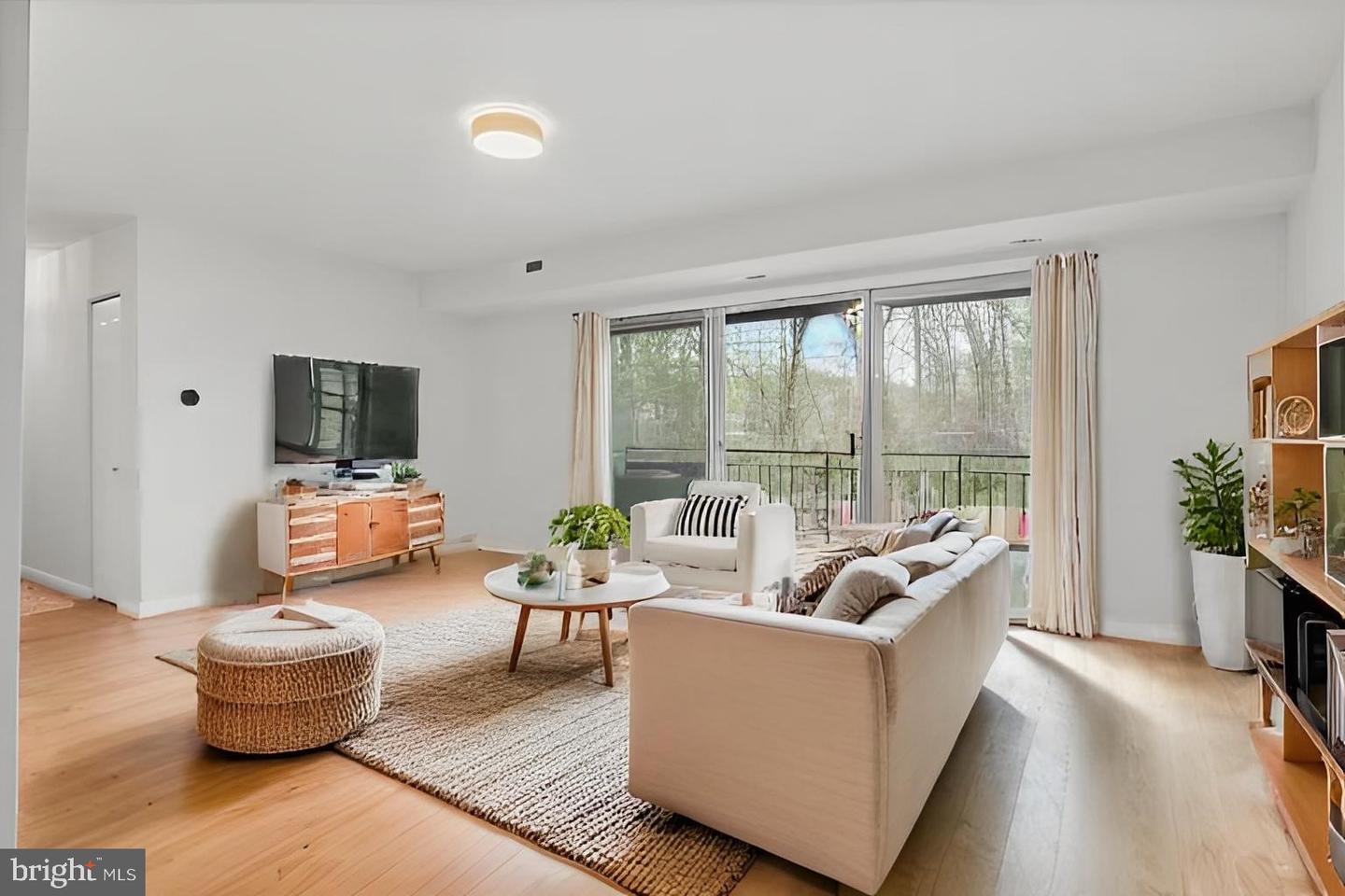 10167 FAIR WOODS DR #310, FAIRFAX, Virginia 22030, 2 Bedrooms Bedrooms, 2 Rooms Rooms,1 BathroomBathrooms,Residential,For sale,10167 FAIR WOODS DR #310,VAFC2006296 MLS # VAFC2006296