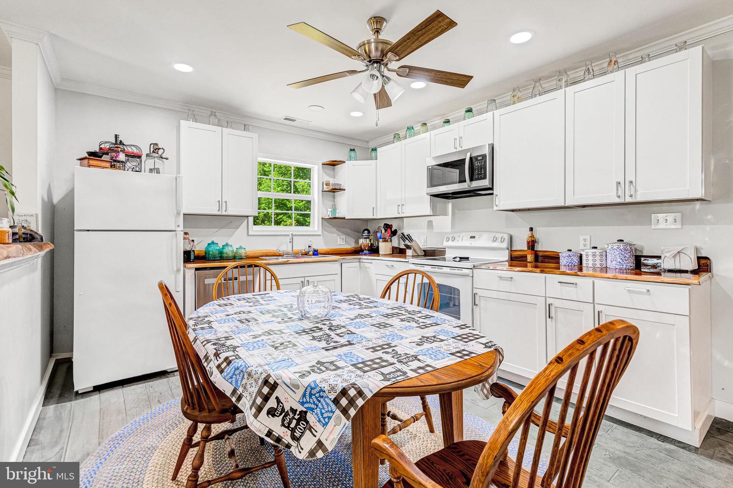 274 REGINA RD, LANCASTER, Virginia 22503, 3 Bedrooms Bedrooms, 6 Rooms Rooms,1 BathroomBathrooms,Residential,For sale,274 REGINA RD,VALV2000798 MLS # VALV2000798