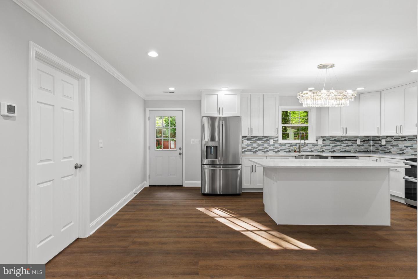 3051 SLEEPY HOLLOW RD, FALLS CHURCH, Virginia 22042, 7 Bedrooms Bedrooms, ,5 BathroomsBathrooms,Residential,For sale,3051 SLEEPY HOLLOW RD,VAFX2240250 MLS # VAFX2240250
