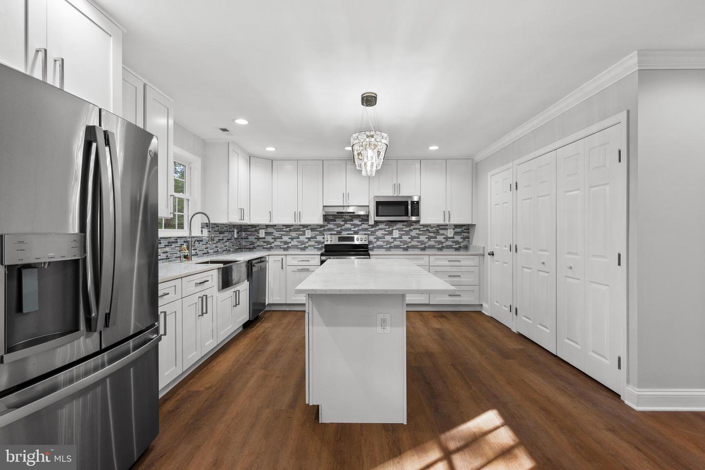 3051 SLEEPY HOLLOW RD, FALLS CHURCH, Virginia 22042, 7 Bedrooms Bedrooms, ,5 BathroomsBathrooms,Residential,For sale,3051 SLEEPY HOLLOW RD,VAFX2240250 MLS # VAFX2240250