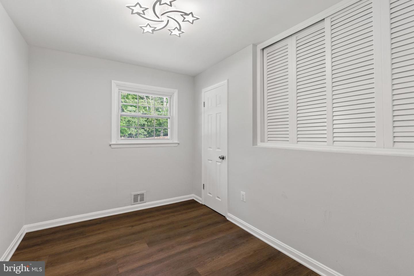 3051 SLEEPY HOLLOW RD, FALLS CHURCH, Virginia 22042, 7 Bedrooms Bedrooms, ,5 BathroomsBathrooms,Residential,For sale,3051 SLEEPY HOLLOW RD,VAFX2240250 MLS # VAFX2240250