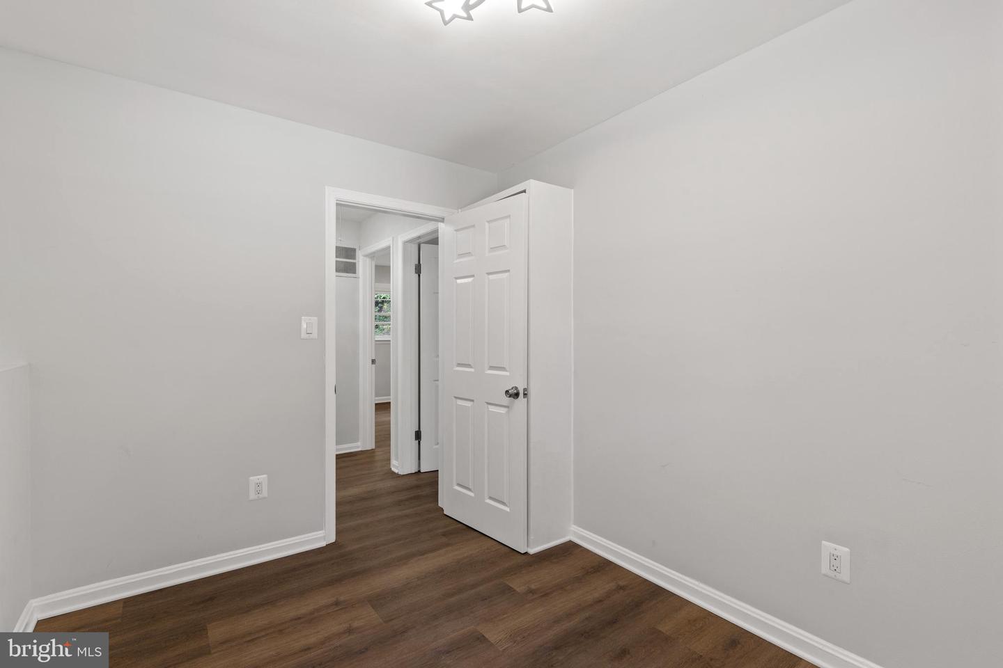 3051 SLEEPY HOLLOW RD, FALLS CHURCH, Virginia 22042, 7 Bedrooms Bedrooms, ,5 BathroomsBathrooms,Residential,For sale,3051 SLEEPY HOLLOW RD,VAFX2240250 MLS # VAFX2240250