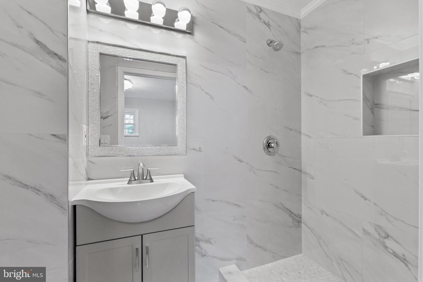 3051 SLEEPY HOLLOW RD, FALLS CHURCH, Virginia 22042, 7 Bedrooms Bedrooms, ,5 BathroomsBathrooms,Residential,For sale,3051 SLEEPY HOLLOW RD,VAFX2240250 MLS # VAFX2240250