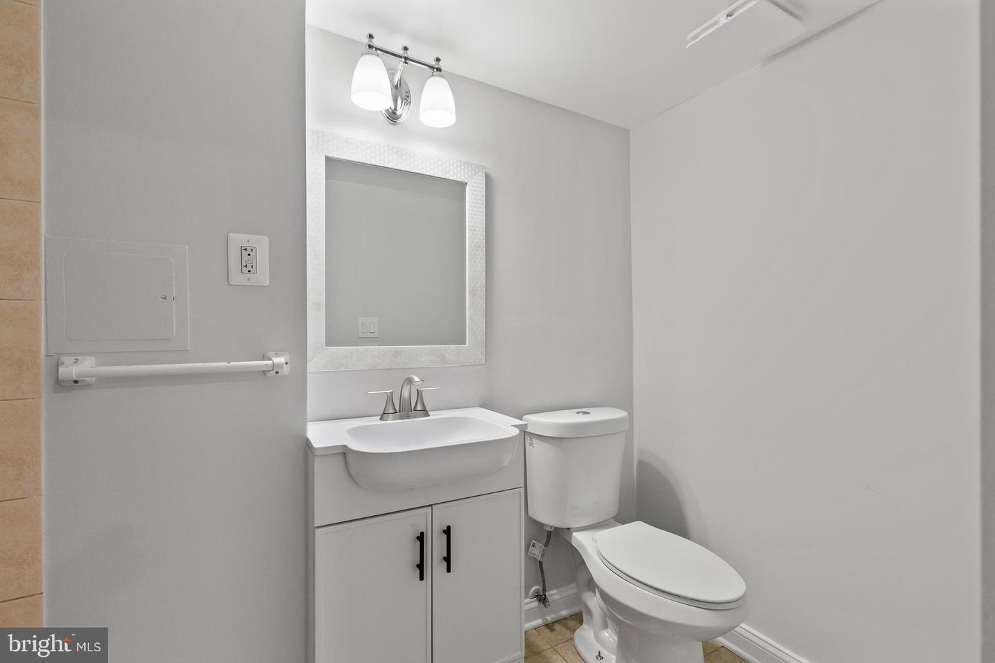 3051 SLEEPY HOLLOW RD, FALLS CHURCH, Virginia 22042, 7 Bedrooms Bedrooms, ,5 BathroomsBathrooms,Residential,For sale,3051 SLEEPY HOLLOW RD,VAFX2240250 MLS # VAFX2240250