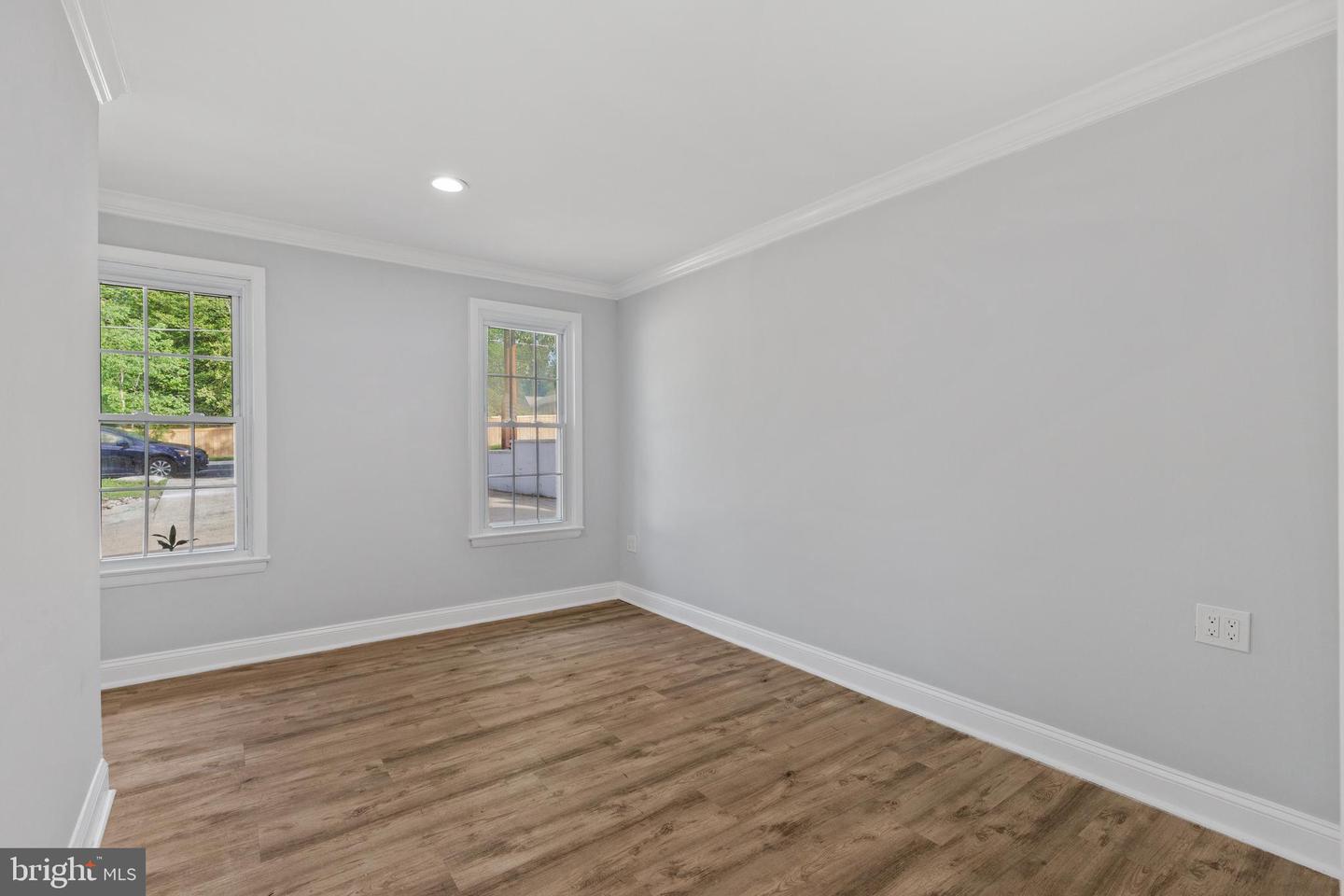 3051 SLEEPY HOLLOW RD, FALLS CHURCH, Virginia 22042, 7 Bedrooms Bedrooms, ,5 BathroomsBathrooms,Residential,For sale,3051 SLEEPY HOLLOW RD,VAFX2240250 MLS # VAFX2240250