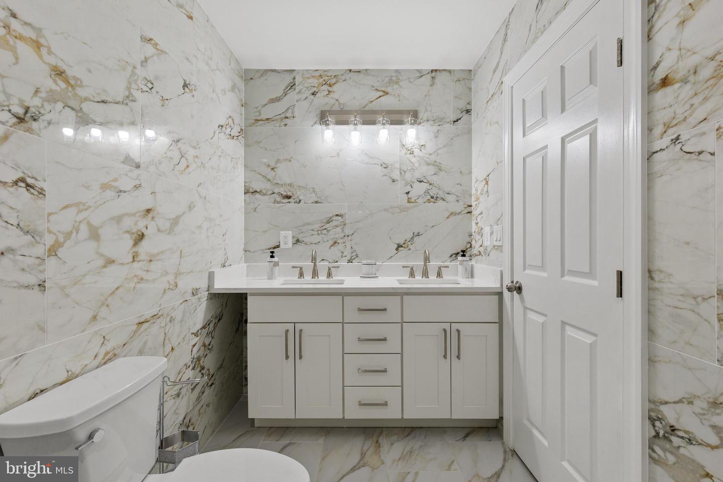 3051 SLEEPY HOLLOW RD, FALLS CHURCH, Virginia 22042, 7 Bedrooms Bedrooms, ,5 BathroomsBathrooms,Residential,For sale,3051 SLEEPY HOLLOW RD,VAFX2240250 MLS # VAFX2240250