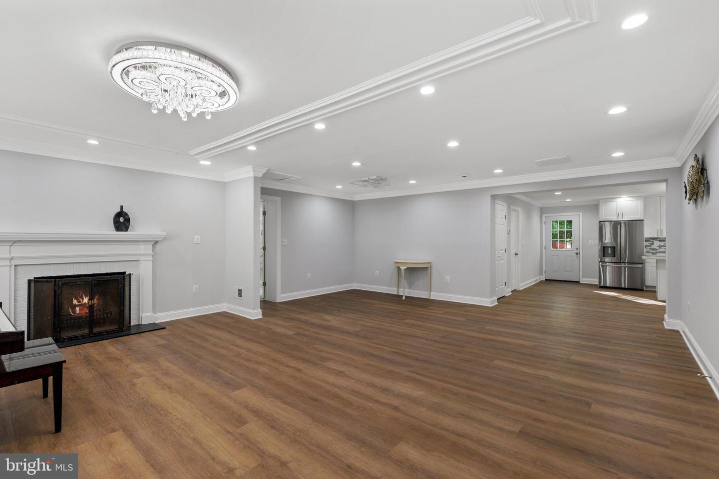 3051 SLEEPY HOLLOW RD, FALLS CHURCH, Virginia 22042, 7 Bedrooms Bedrooms, ,5 BathroomsBathrooms,Residential,For sale,3051 SLEEPY HOLLOW RD,VAFX2240250 MLS # VAFX2240250