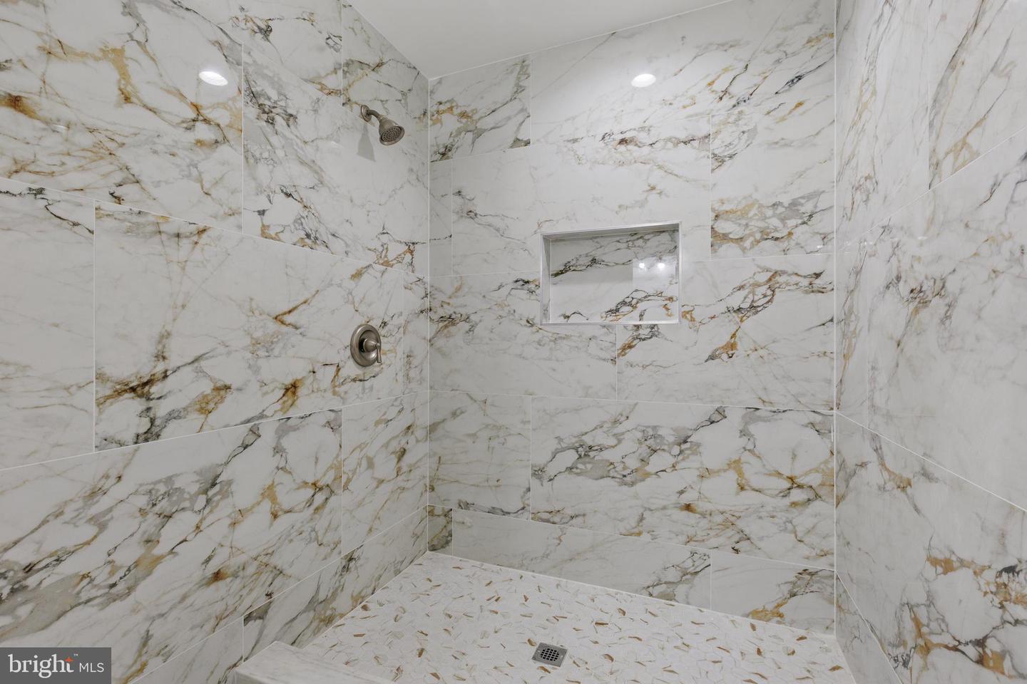 3051 SLEEPY HOLLOW RD, FALLS CHURCH, Virginia 22042, 7 Bedrooms Bedrooms, ,5 BathroomsBathrooms,Residential,For sale,3051 SLEEPY HOLLOW RD,VAFX2240250 MLS # VAFX2240250
