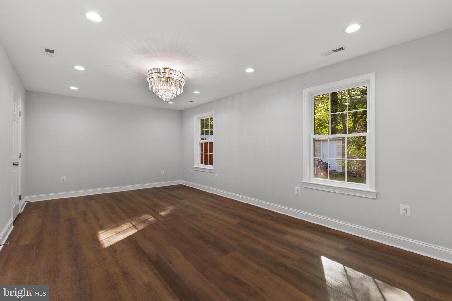 3051 SLEEPY HOLLOW RD, FALLS CHURCH, Virginia 22042, 7 Bedrooms Bedrooms, ,5 BathroomsBathrooms,Residential,For sale,3051 SLEEPY HOLLOW RD,VAFX2240250 MLS # VAFX2240250