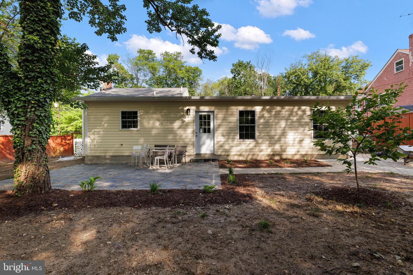 3051 SLEEPY HOLLOW RD, FALLS CHURCH, Virginia 22042, 7 Bedrooms Bedrooms, ,5 BathroomsBathrooms,Residential,For sale,3051 SLEEPY HOLLOW RD,VAFX2240250 MLS # VAFX2240250