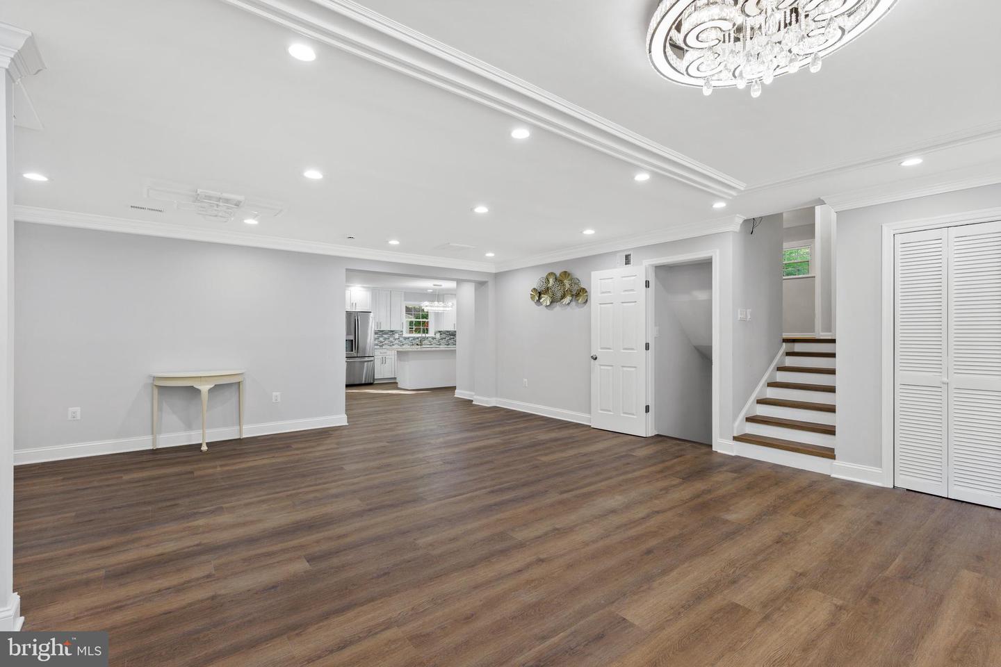 3051 SLEEPY HOLLOW RD, FALLS CHURCH, Virginia 22042, 7 Bedrooms Bedrooms, ,5 BathroomsBathrooms,Residential,For sale,3051 SLEEPY HOLLOW RD,VAFX2240250 MLS # VAFX2240250