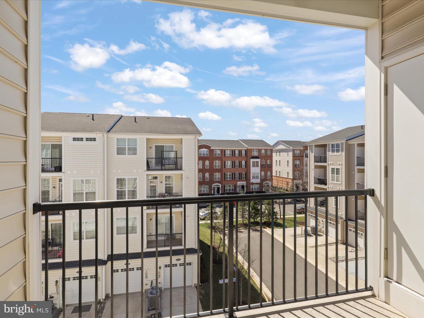 43205 THOROUGHFARE GAP TER, ASHBURN, Virginia 20148, 3 Bedrooms Bedrooms, ,2 BathroomsBathrooms,Residential,For sale,43205 THOROUGHFARE GAP TER,VALO2096174 MLS # VALO2096174