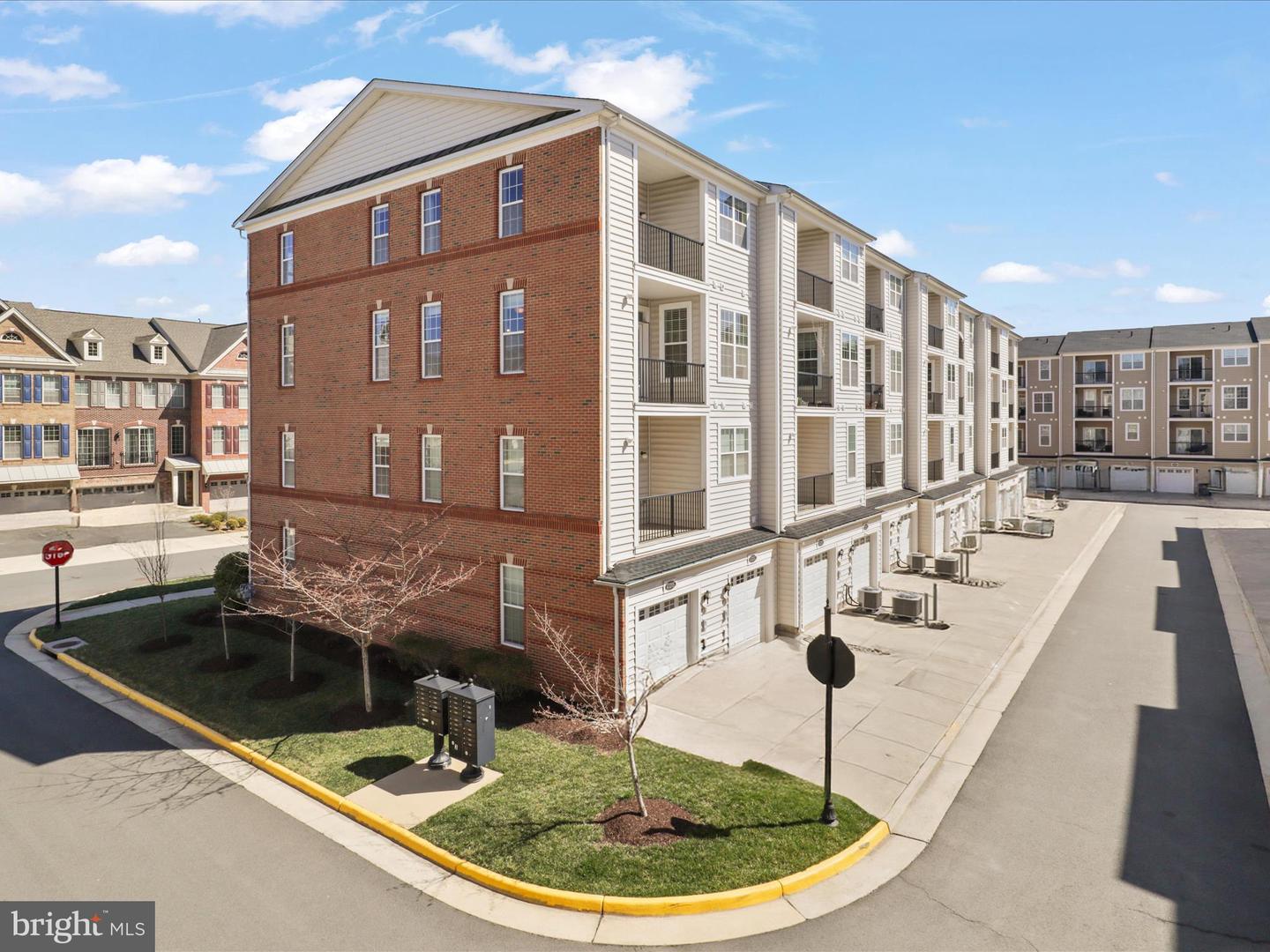 43205 THOROUGHFARE GAP TER, ASHBURN, Virginia 20148, 3 Bedrooms Bedrooms, ,2 BathroomsBathrooms,Residential,For sale,43205 THOROUGHFARE GAP TER,VALO2096174 MLS # VALO2096174