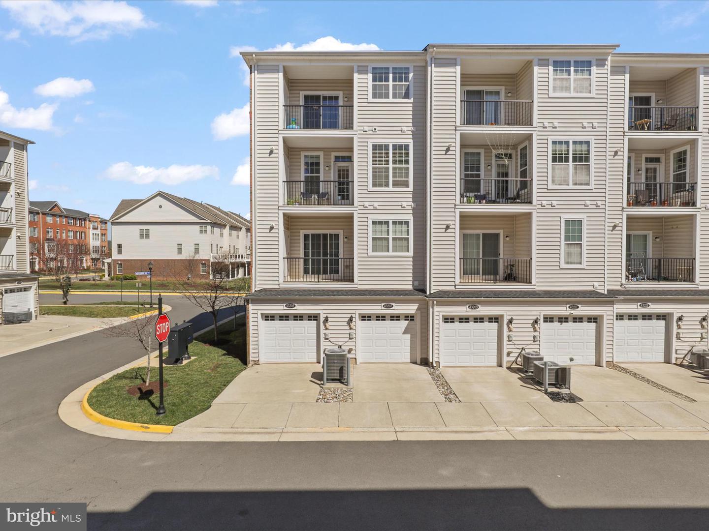 43205 THOROUGHFARE GAP TER, ASHBURN, Virginia 20148, 3 Bedrooms Bedrooms, ,2 BathroomsBathrooms,Residential,For sale,43205 THOROUGHFARE GAP TER,VALO2096174 MLS # VALO2096174