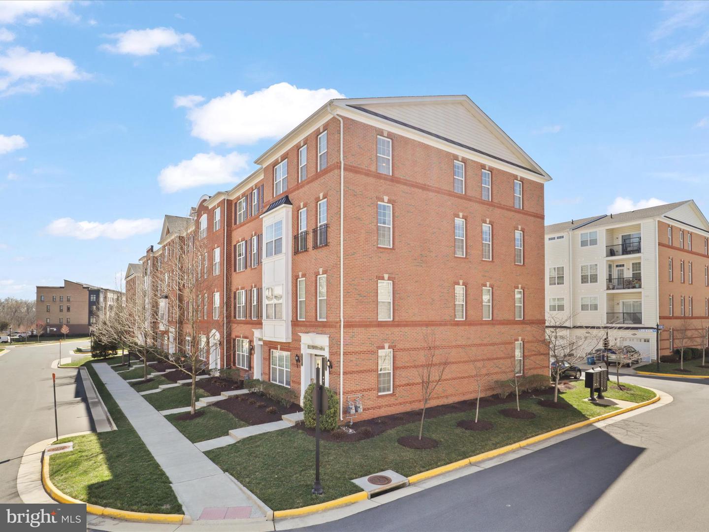 43205 THOROUGHFARE GAP TER, ASHBURN, Virginia 20148, 3 Bedrooms Bedrooms, ,2 BathroomsBathrooms,Residential,For sale,43205 THOROUGHFARE GAP TER,VALO2096174 MLS # VALO2096174