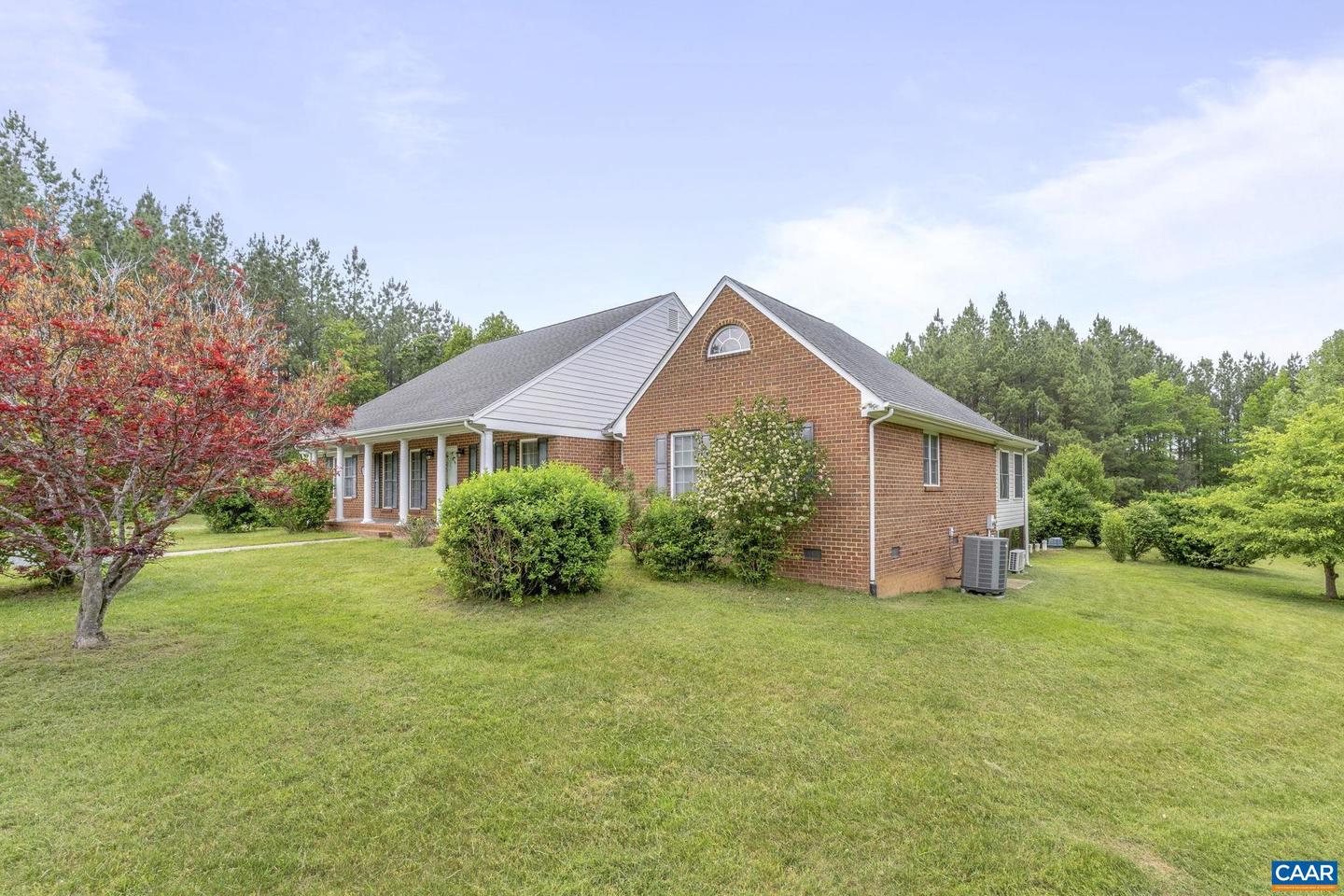 2508 THOMAS JEFFERSON PKWY, CHARLOTTESVILLE, Virginia 22902, 3 Bedrooms Bedrooms, ,2 BathroomsBathrooms,Residential,For sale,2508 THOMAS JEFFERSON PKWY,664396 MLS # 664396
