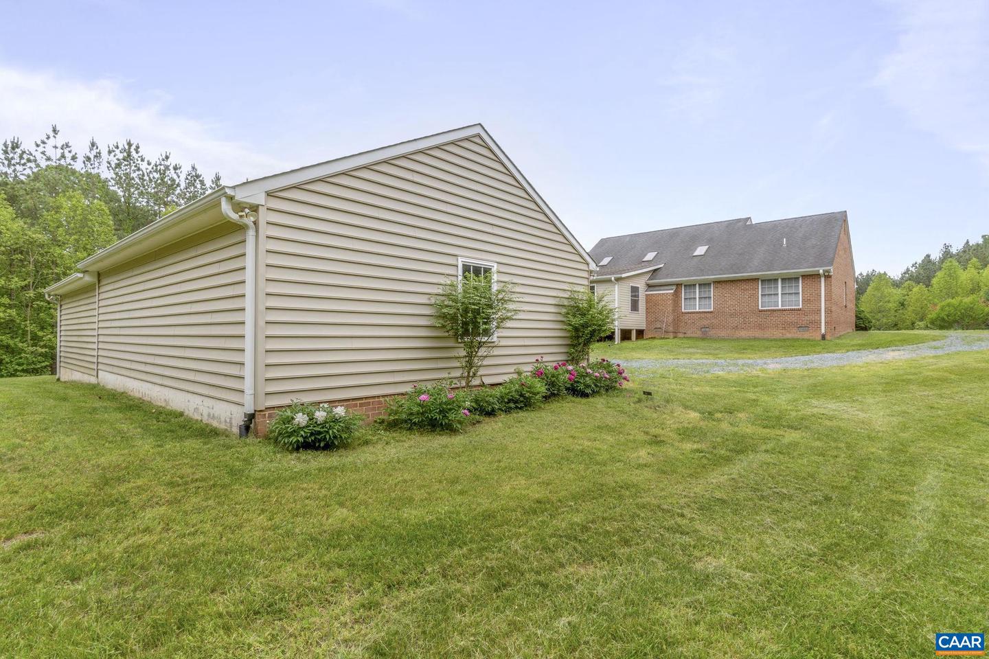 2508 THOMAS JEFFERSON PKWY, CHARLOTTESVILLE, Virginia 22902, 3 Bedrooms Bedrooms, ,2 BathroomsBathrooms,Residential,For sale,2508 THOMAS JEFFERSON PKWY,664396 MLS # 664396