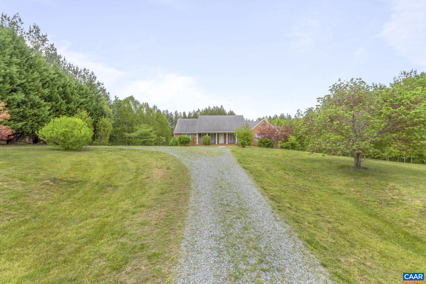 2508 THOMAS JEFFERSON PKWY, CHARLOTTESVILLE, Virginia 22902, 3 Bedrooms Bedrooms, ,2 BathroomsBathrooms,Residential,For sale,2508 THOMAS JEFFERSON PKWY,664396 MLS # 664396