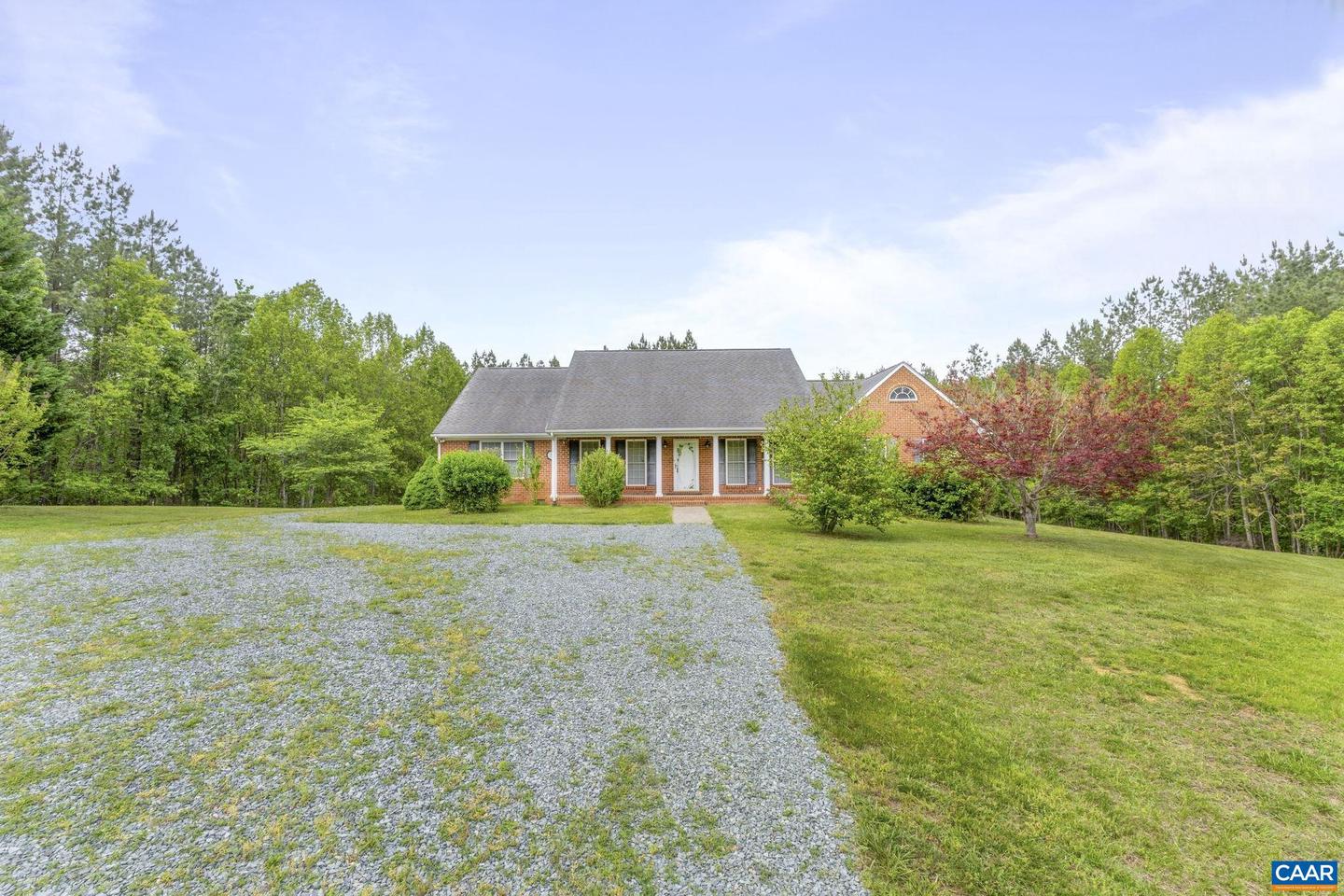 2508 THOMAS JEFFERSON PKWY, CHARLOTTESVILLE, Virginia 22902, 3 Bedrooms Bedrooms, ,2 BathroomsBathrooms,Residential,For sale,2508 THOMAS JEFFERSON PKWY,664396 MLS # 664396