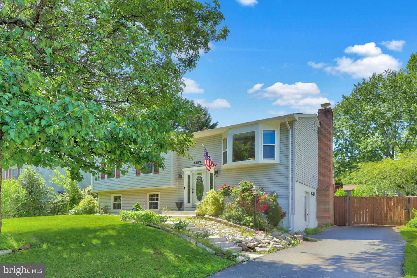 5584 REARDON LN, WOODBRIDGE, Virginia 22193, 4 Bedrooms Bedrooms, ,2 BathroomsBathrooms,Residential,For sale,5584 REARDON LN,VAPW2094458 MLS # VAPW2094458