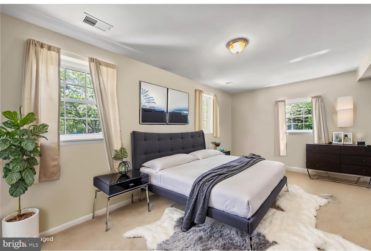 5584 REARDON LN, WOODBRIDGE, Virginia 22193, 4 Bedrooms Bedrooms, ,2 BathroomsBathrooms,Residential,For sale,5584 REARDON LN,VAPW2094458 MLS # VAPW2094458