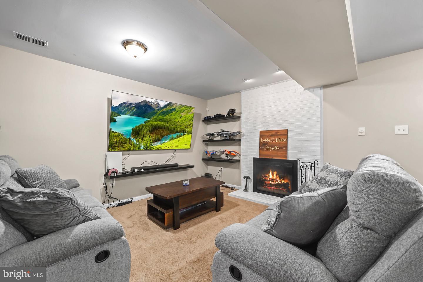 5584 REARDON LN, WOODBRIDGE, Virginia 22193, 4 Bedrooms Bedrooms, ,2 BathroomsBathrooms,Residential,For sale,5584 REARDON LN,VAPW2094458 MLS # VAPW2094458
