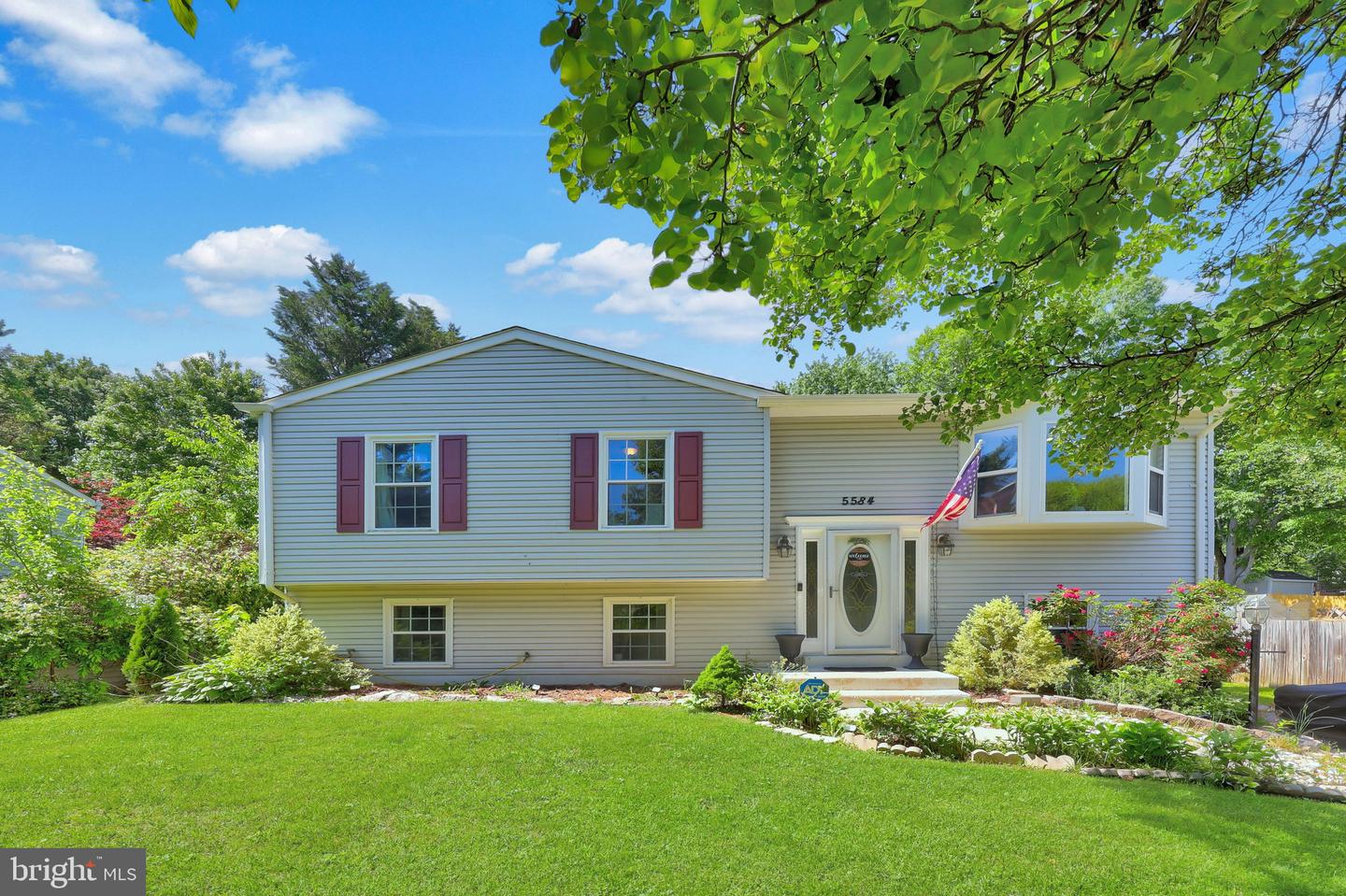 5584 REARDON LN, WOODBRIDGE, Virginia 22193, 4 Bedrooms Bedrooms, ,2 BathroomsBathrooms,Residential,For sale,5584 REARDON LN,VAPW2094458 MLS # VAPW2094458