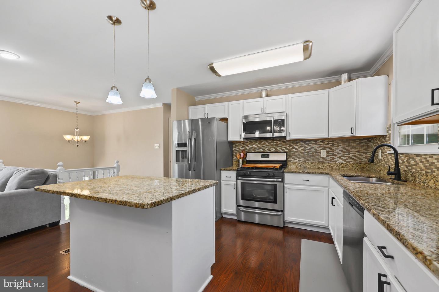 5584 REARDON LN, WOODBRIDGE, Virginia 22193, 4 Bedrooms Bedrooms, ,2 BathroomsBathrooms,Residential,For sale,5584 REARDON LN,VAPW2094458 MLS # VAPW2094458