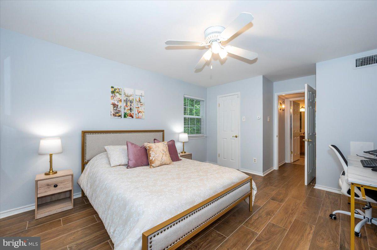 1536 LINCOLN WAY #201B, MCLEAN, Virginia 22102, 1 Bedroom Bedrooms, ,1 BathroomBathrooms,Residential,For sale,1536 LINCOLN WAY #201B,VAFX2240012 MLS # VAFX2240012
