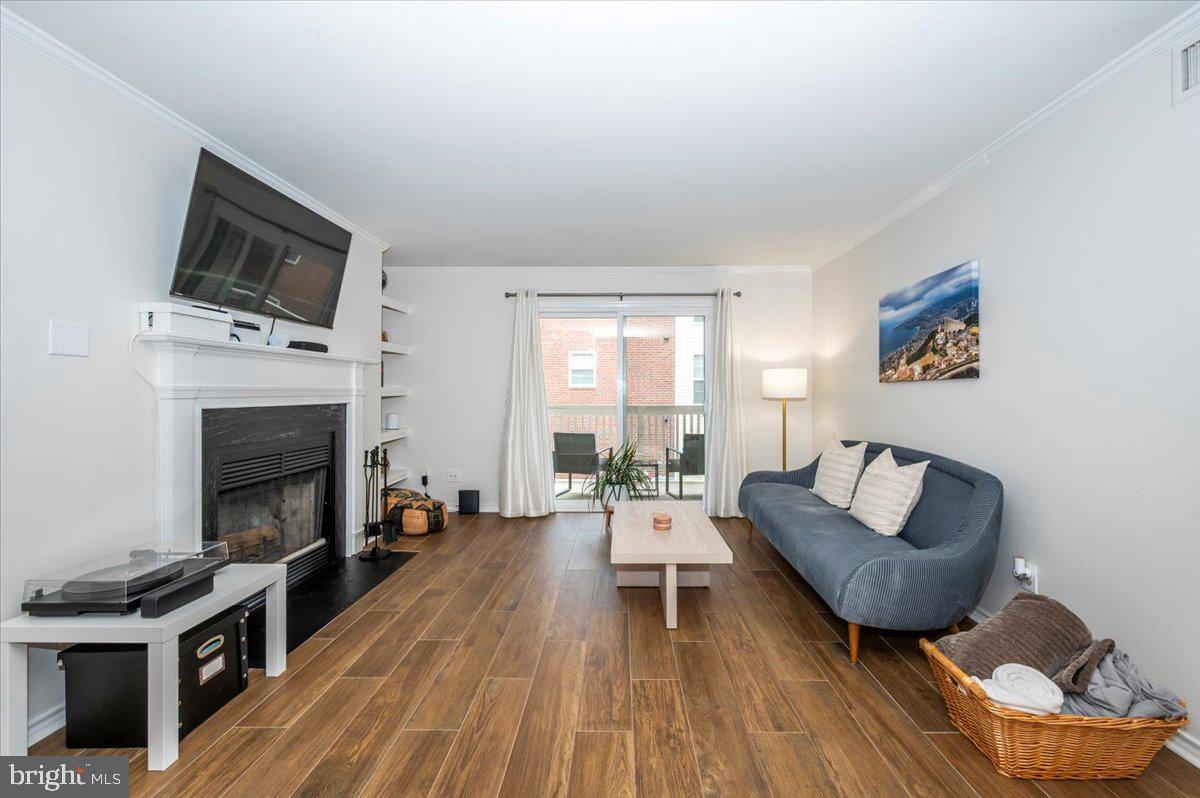 1536 LINCOLN WAY #201B, MCLEAN, Virginia 22102, 1 Bedroom Bedrooms, ,1 BathroomBathrooms,Residential,For sale,1536 LINCOLN WAY #201B,VAFX2240012 MLS # VAFX2240012
