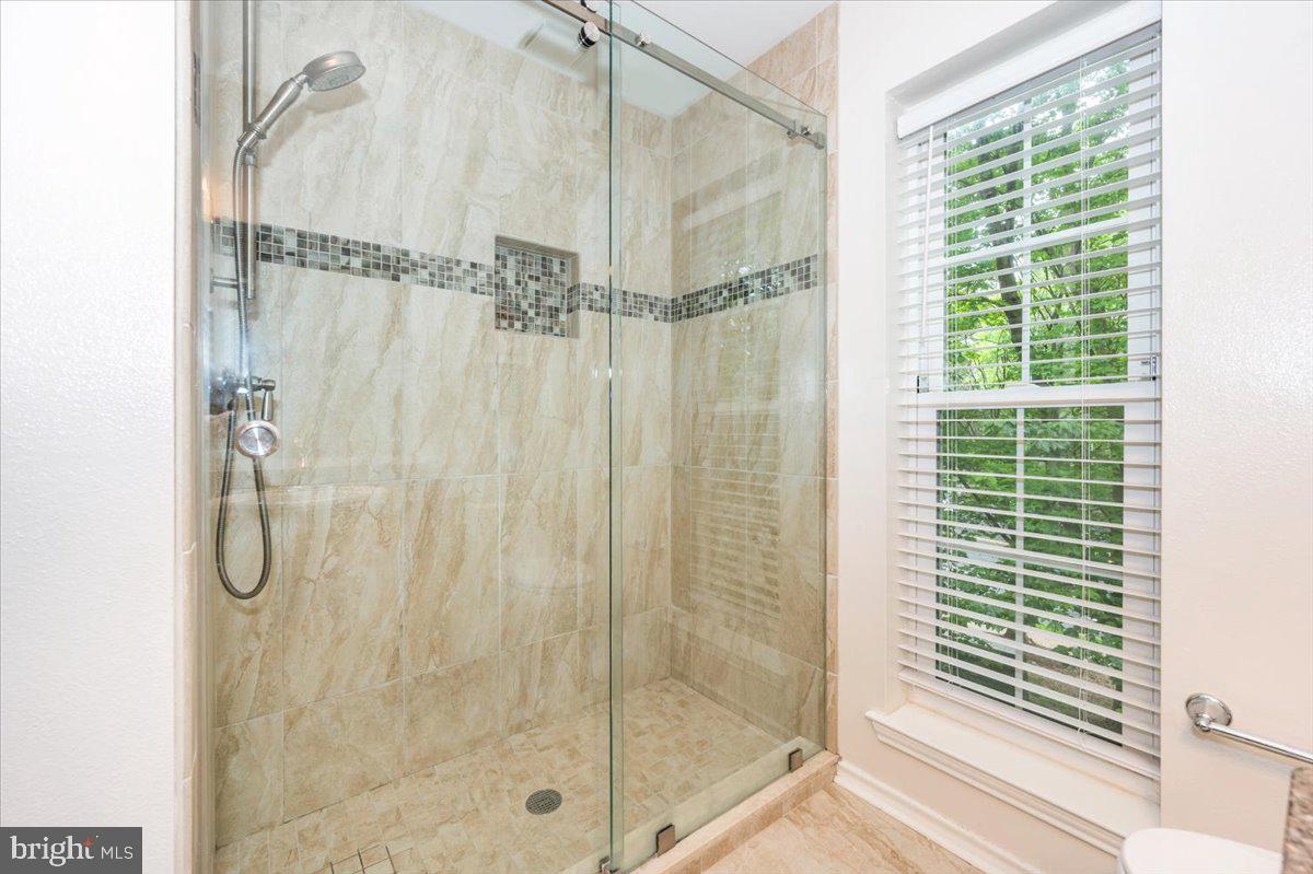 1536 LINCOLN WAY #201B, MCLEAN, Virginia 22102, 1 Bedroom Bedrooms, ,1 BathroomBathrooms,Residential,For sale,1536 LINCOLN WAY #201B,VAFX2240012 MLS # VAFX2240012