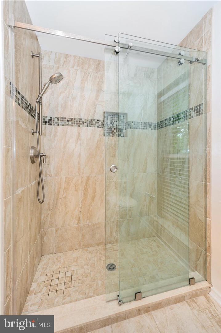 1536 LINCOLN WAY #201B, MCLEAN, Virginia 22102, 1 Bedroom Bedrooms, ,1 BathroomBathrooms,Residential,For sale,1536 LINCOLN WAY #201B,VAFX2240012 MLS # VAFX2240012