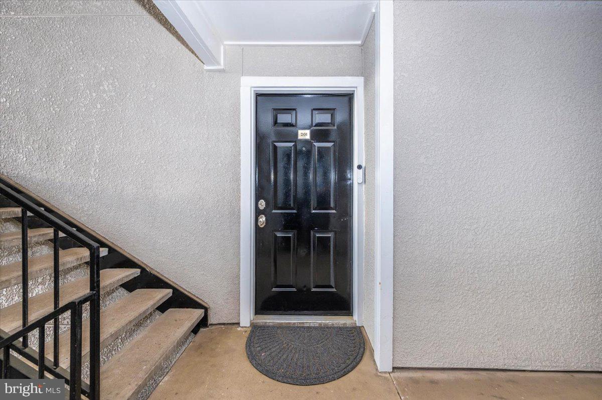 1536 LINCOLN WAY #201B, MCLEAN, Virginia 22102, 1 Bedroom Bedrooms, ,1 BathroomBathrooms,Residential,For sale,1536 LINCOLN WAY #201B,VAFX2240012 MLS # VAFX2240012
